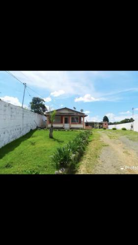 Landskap semula jadi dekat dengan rumah percutian