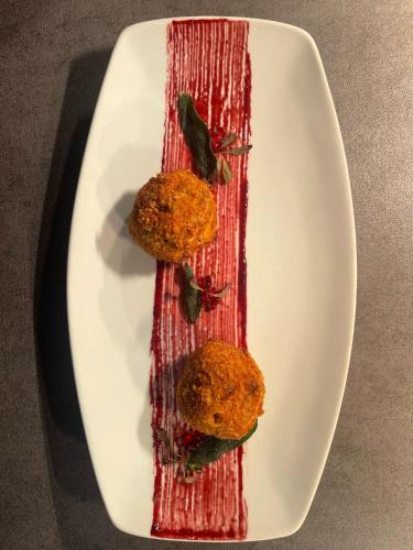 ホテルの敷地内または近くでの食事または食べ物