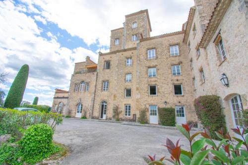 Gallery image of Château du Puy Tourrettes, 60M, Shared swimming pool in Tourrettes