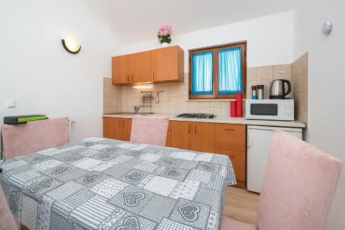 Cozy Apartment Abazi