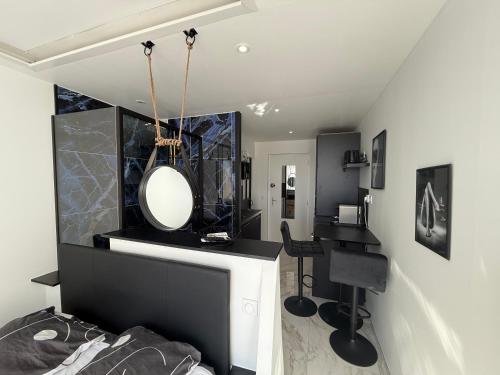 Studio Naturiste WILD Heliopolis F 96