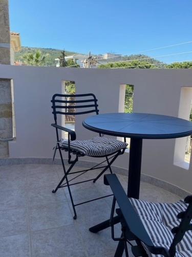 Elegant, villa with pool in Athens Riviera
