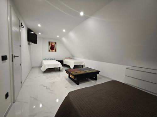 complete luxury house with garden