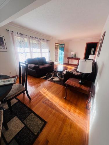 Χώρος καθιστικού στο Cozy Home in Lilburn, GA