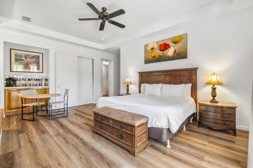 Postel nebo postele na pokoji v ubytování SV004 Single Story LQ Resort Studio Spa Villa