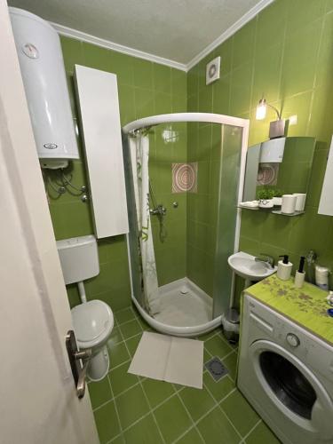 Ένα μπάνιο στο Dora Apartman