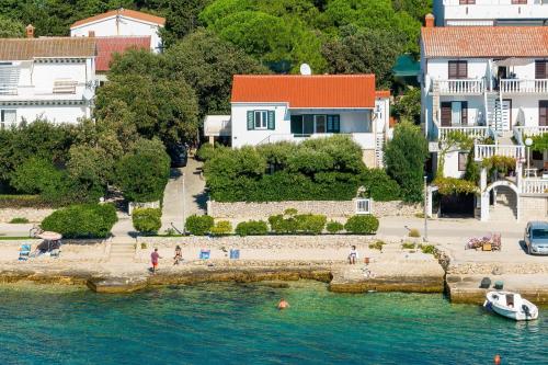 Apartments by the sea Mandre, Pag - 24320