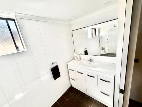 Gallery image of Cozy Ocean Retreat in Tweed Heads