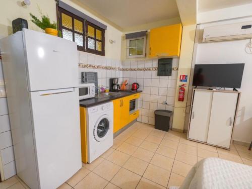 Kuchyň nebo kuchyňský kout v ubytování Cozy studio Couleurs Pays - Calme et confort au coeur de l'île