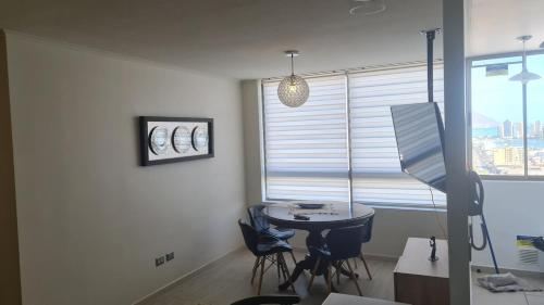 Μια τηλεόραση ή/και κέντρο ψυχαγωγίας στο Depto linda vista Iquique