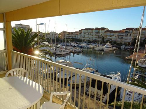 Appartement vue sur port avec parking et animaux admis - FR-1-833-6