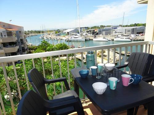 Appartement 2P Vue Marina avec Terrasse et Parking - FR-1-833-15