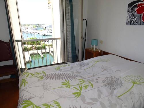 Photo de la galerie de l'établissement Appartement 2P Vue Marina avec Terrasse et Parking - FR-1-833-15, à Canet