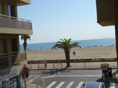 Appartement 2 pièces climatisé avec WIFI près de la plage
