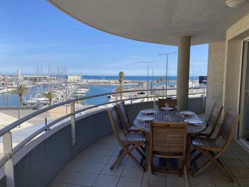 Grand appartement 3 pièces avec terrasse et parking à Canet-en-Roussillon - FR-1-833-27