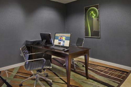 Televisyen dan/atau pusat hiburan di SummerPlace Inn