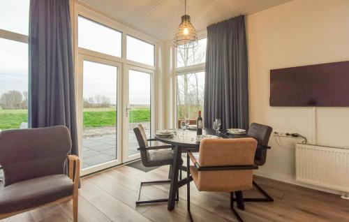 Gambar di galeri bagi Stunning Home In Den Oever With Wifi di Den Oever