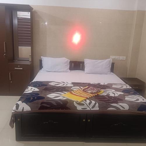 Edayattu Arcade Golden Tourist Home