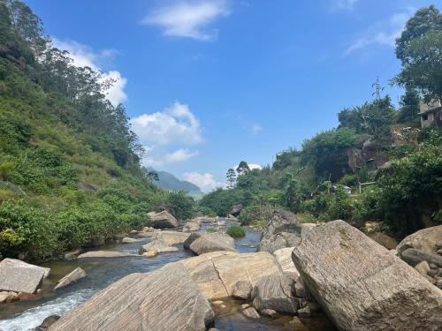 Gallery image of Singing hills hotel in Nuwara Eliya