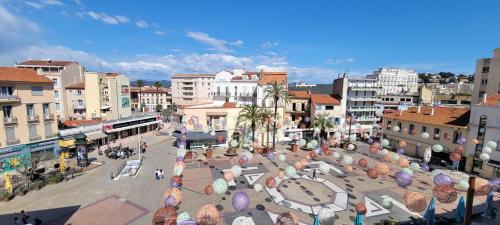 Spacious apartment, center, close to beach and train station