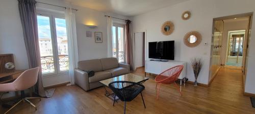 Spacious apartment, center, close to beach and train station