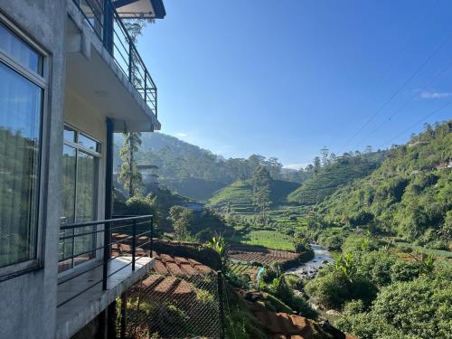 Gallery image of Singing hills hotel in Nuwara Eliya