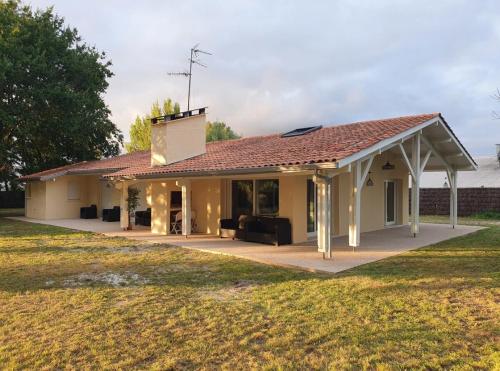 Belle villa familiale climatisée avec jardin clos