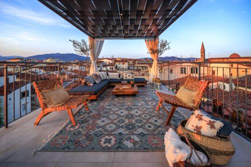 ENCHANTING PENTHOUSE with a breathtaking 360 degrees Panoramic View in the Heart of Florence