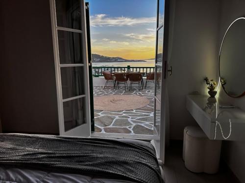 Ένα ή περισσότερα κρεβάτια σε δωμάτιο στο Sunset View garden house of Mykonos