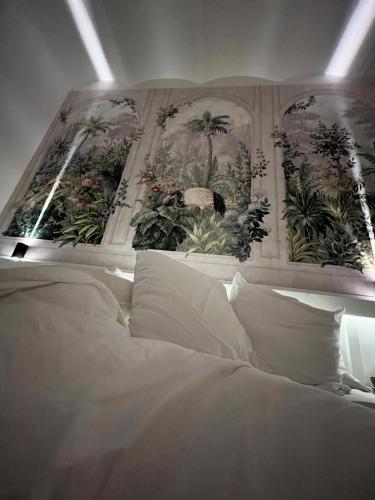 Appartement Ombragé 44m2 Riviera Palace Belle-Epoque, Restomod et Literie Prestige