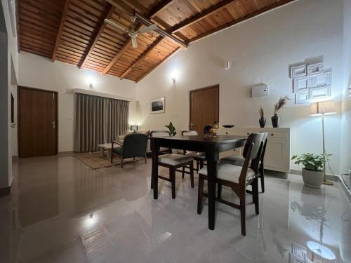 Χώρος καθιστικού στο Premium Stay with Stunning Views