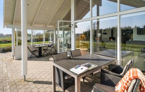 Balkón nebo terasa v ubytování 3 Bedroom Stunning Home In Stege