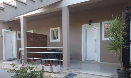 Gallery image of Trousas Apartments in Roda