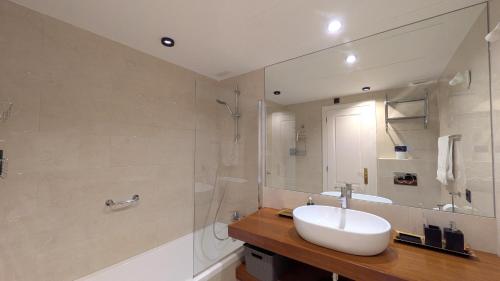 Marbella Bliss 2 Min to Alicate Beach and Pool in Residence