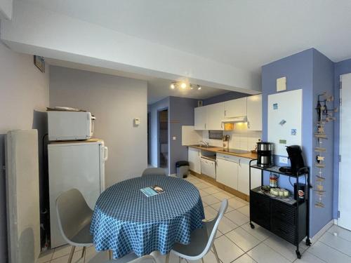 Photo de la galerie de l'établissement Appartement T3 à 50m de l'océan avec terrasse, idéal famille/amis - Vieux-Boucau - FR-1-379-135, à Vieux-Boucau-les-Bains