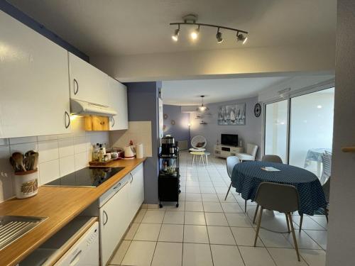 Photo de la galerie de l'établissement Appartement T3 à 50m de l'océan avec terrasse, idéal famille/amis - Vieux-Boucau - FR-1-379-135, à Vieux-Boucau-les-Bains