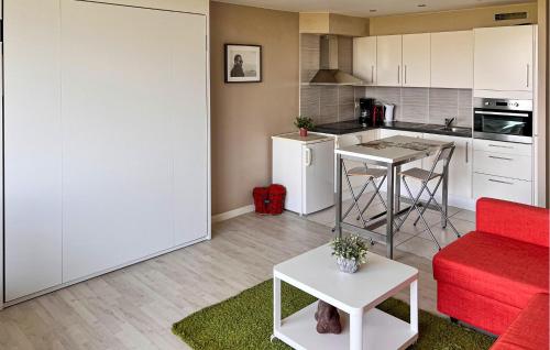 Η κουζίνα ή μικρή κουζίνα στο Royal Ascot S2 Ref 8