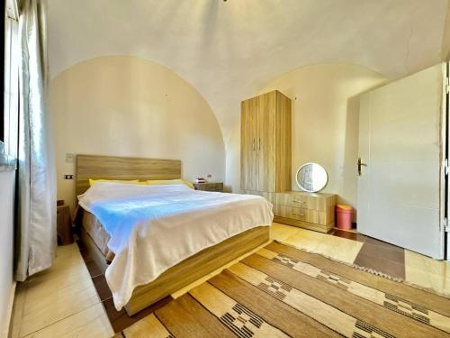 Charming Farm Stay with Barbecue Horses Monkeys and fun