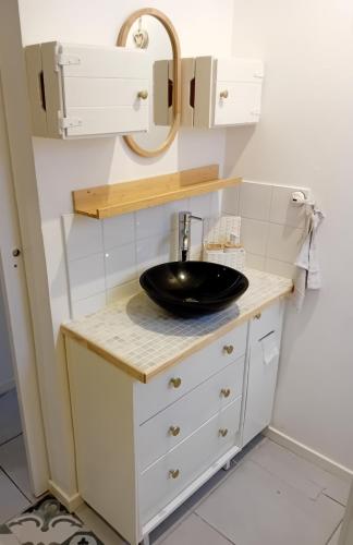 Studio indépendant Chez l'hôte - possibilité parking gratuit - 5 min Métro accès rapide toute la Ville - 15 min Elyamaje