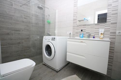 Modern One Bedroom Flat In Yucca Park