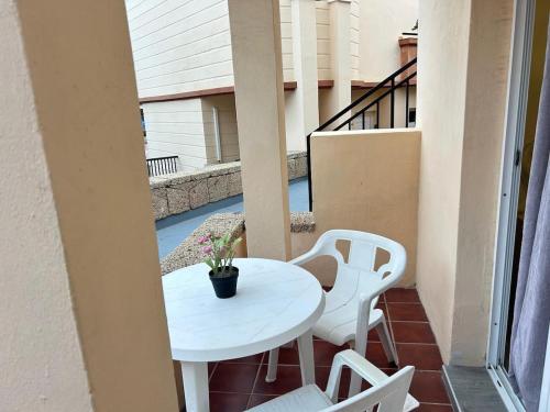 Modern One Bedroom Flat In Yucca Park