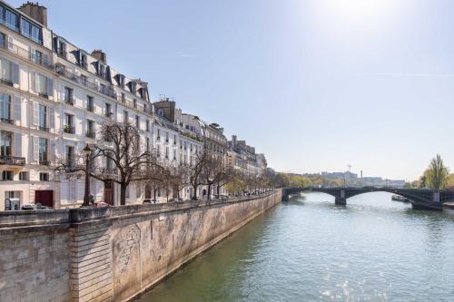 Comme une maison sur l'Île Saint Louis