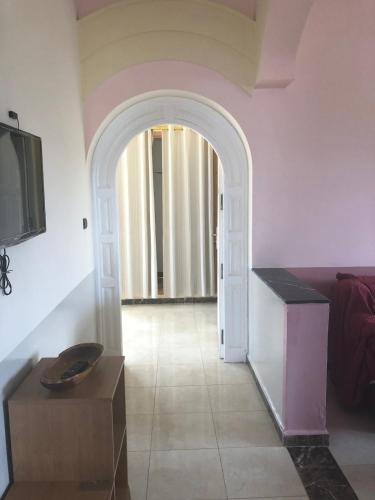 Televisyen dan/atau pusat hiburan di Beautiful villa with large private pool