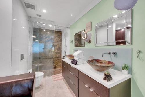 Foto Magnificent Tropical Pool Home Miami SouthBrickell 3