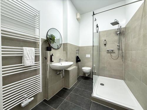 Ένα μπάνιο στο Nr 5 Gemütliches Boutique-Apartment mit Flair 130 qm #Cosiness Company25