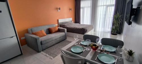 Χώρος καθιστικού στο Four seasons sea view Luxury apartment