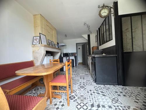 Η κουζίνα ή μικρή κουζίνα στο Chambre 1 Le Clos des Quatre Lieues