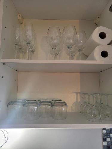 Nápoje v ubytování Bel appartement en RDC avec parking