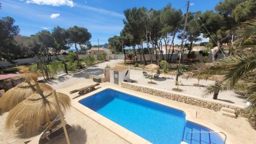 The swimming pool at or close to Casa Caledonia - Appartement dans villa avec jardin arboré et piscine à 500 M de la mer