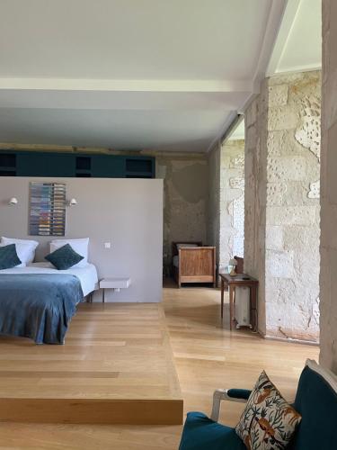 Photo de la galerie de l'établissement Château de Meauce, Chambre Catherine de Monteruc, à Saincaize-Meauce